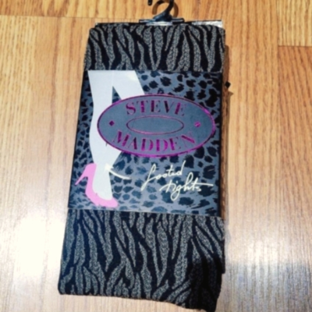 Steve Madden Footed Tights